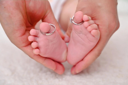 高安宝宝脸上长黑点